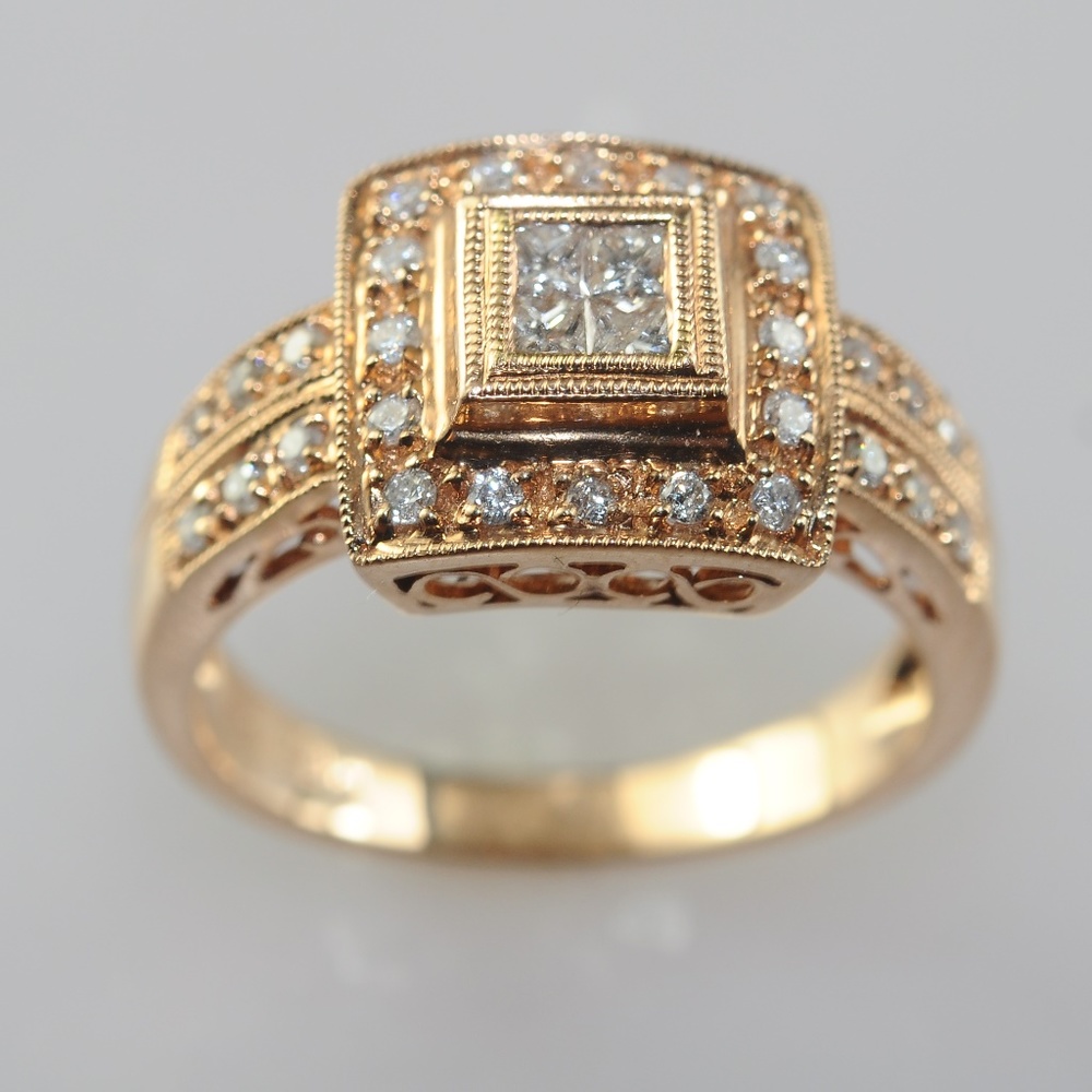 14KT LADIES DIAMOND RING
